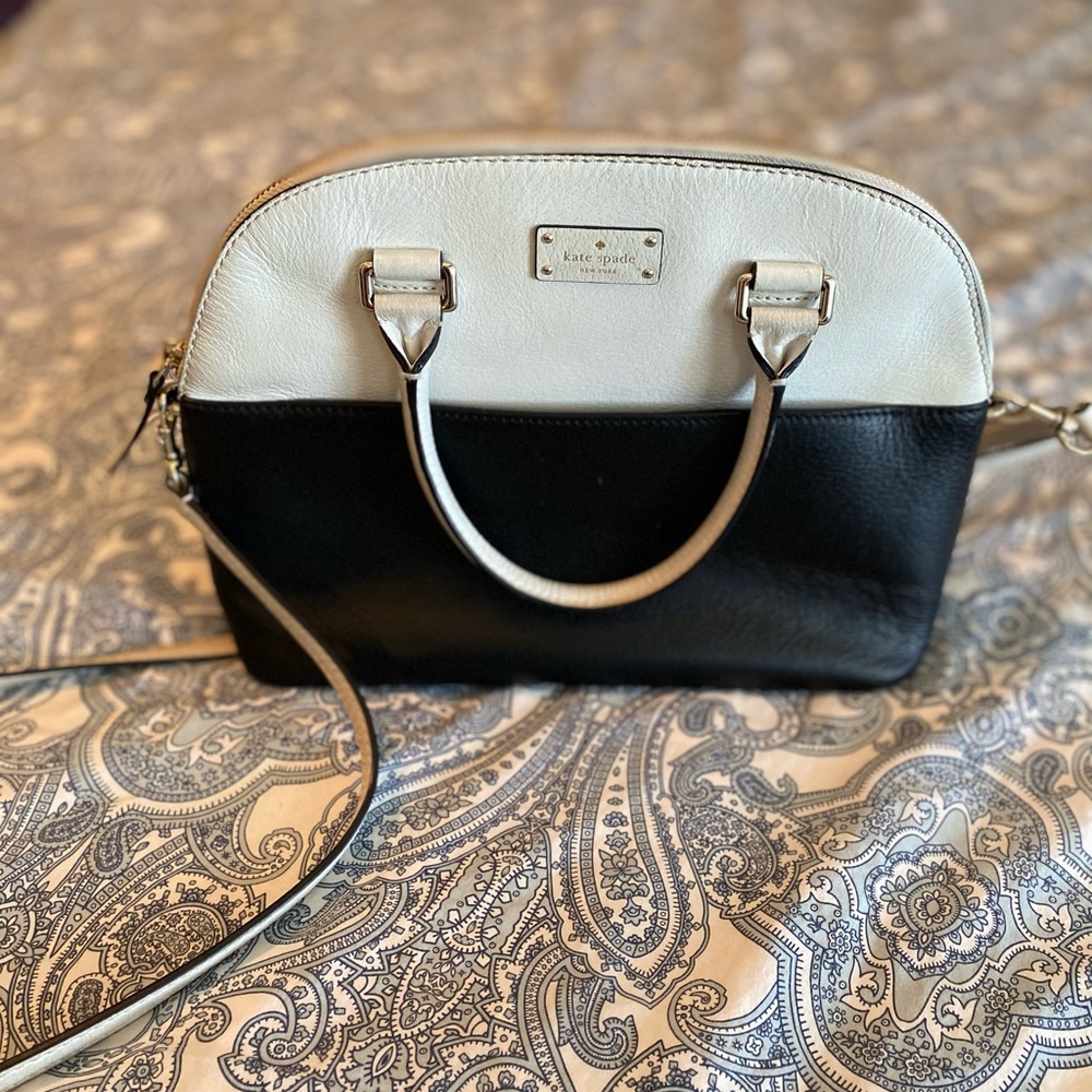 Black and white leather Kate spade purse - Picture 12 of 15